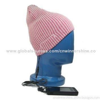 Audio headphone beanie hat with built-in speakers and plain style